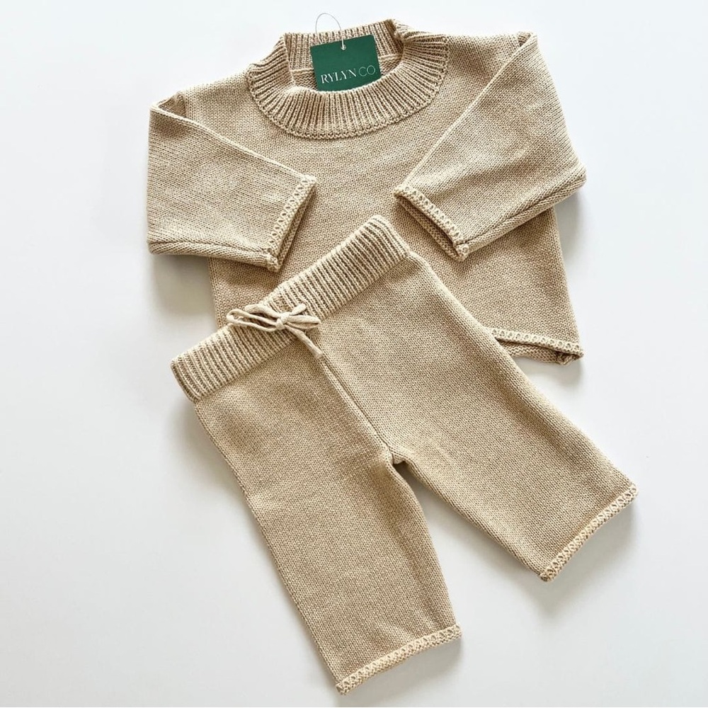 Neutral knit toddler set